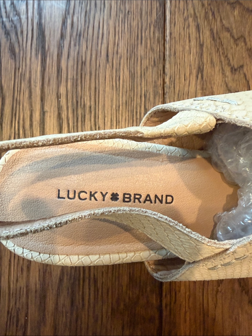 Lucky Brand Beige Textured Slingback Peep-Toe Sandals, size 10 - Picture 3 of 5